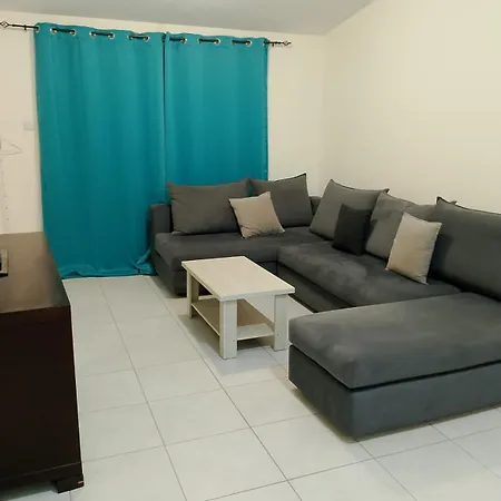 Two Bedroom Holidays Apartment, Walking Distance To The And Harbour Apartment *